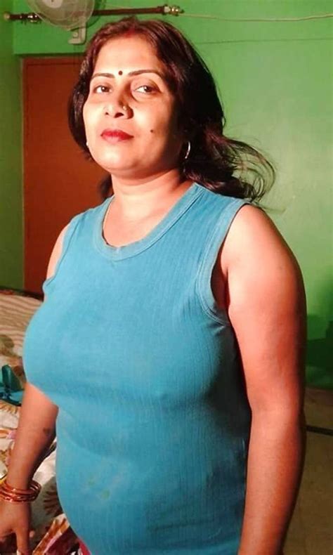 aunty ass nude|34 HD quality pics of Indian desi ass pics of horny aunties